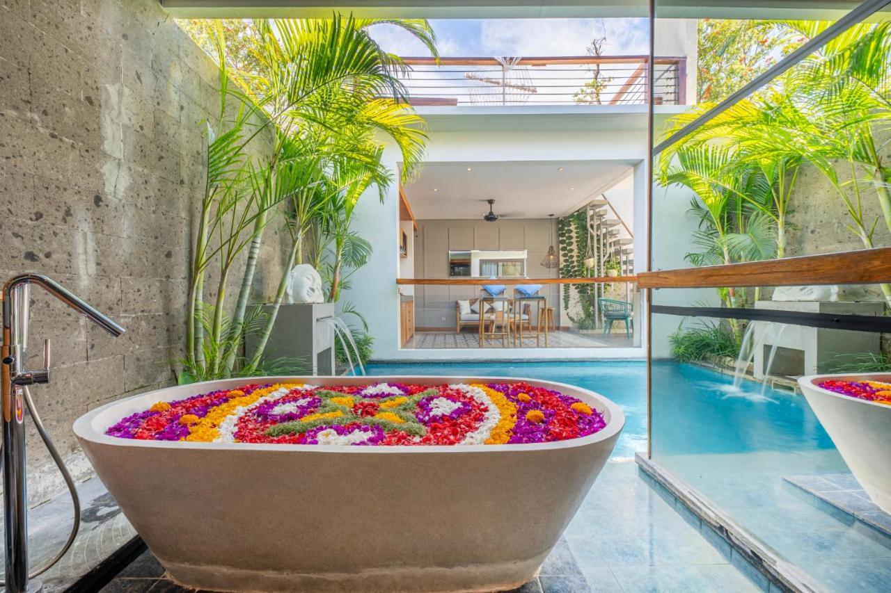 Ayona Villa Seminyak By Ini Vie Hospitality Kültér fotó