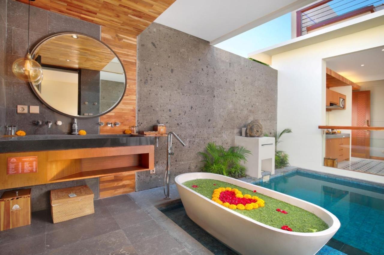 Ayona Villa Seminyak By Ini Vie Hospitality Kültér fotó
